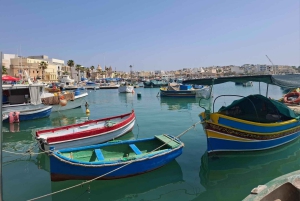 Malta: 5 hr Vintage Bus Tour - Mdina & Blue Grotto inc. food