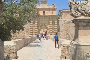 Malta: 5 timmars matupplevelse med vintagebuss – Mdina, Mosta och mer