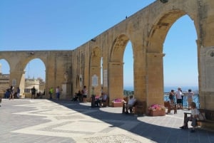 Malta: um motorista particular para explorar os pontos turísticos de Malta.