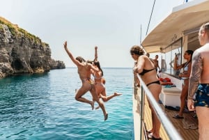 Malta: viagem à lagoa azul, praias e baías de catamarã