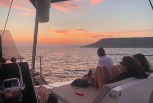 Malta: Cruzeiro noturno de catamarã na Lagoa Azul