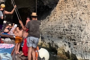 マルタ：コミノ島、ブルーラグーン、洞窟 1日ツアー