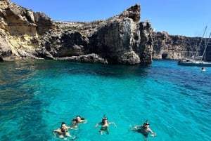 Malta: Comino, Blue lagoon, Crystal Lagoon Private Boat Tour