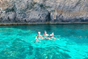 مالطا: قارب خاص بجزيرة كومينو