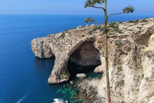Malta 3citiee Marsaxlok Blue grotto Hagar qim