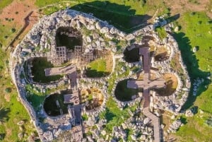 マルタ：ゴゾ島1日バギーツアー（昼食とシーケイブツアー付き）