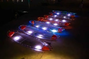 Malta: Upplyst nattkajakpaddling – lys i mörkret