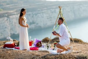 Malta: Marrige Proposal with Scenic Views and Picnic