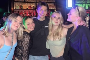 マルタ：大晦日パブクロール 1時間オープンバー付き