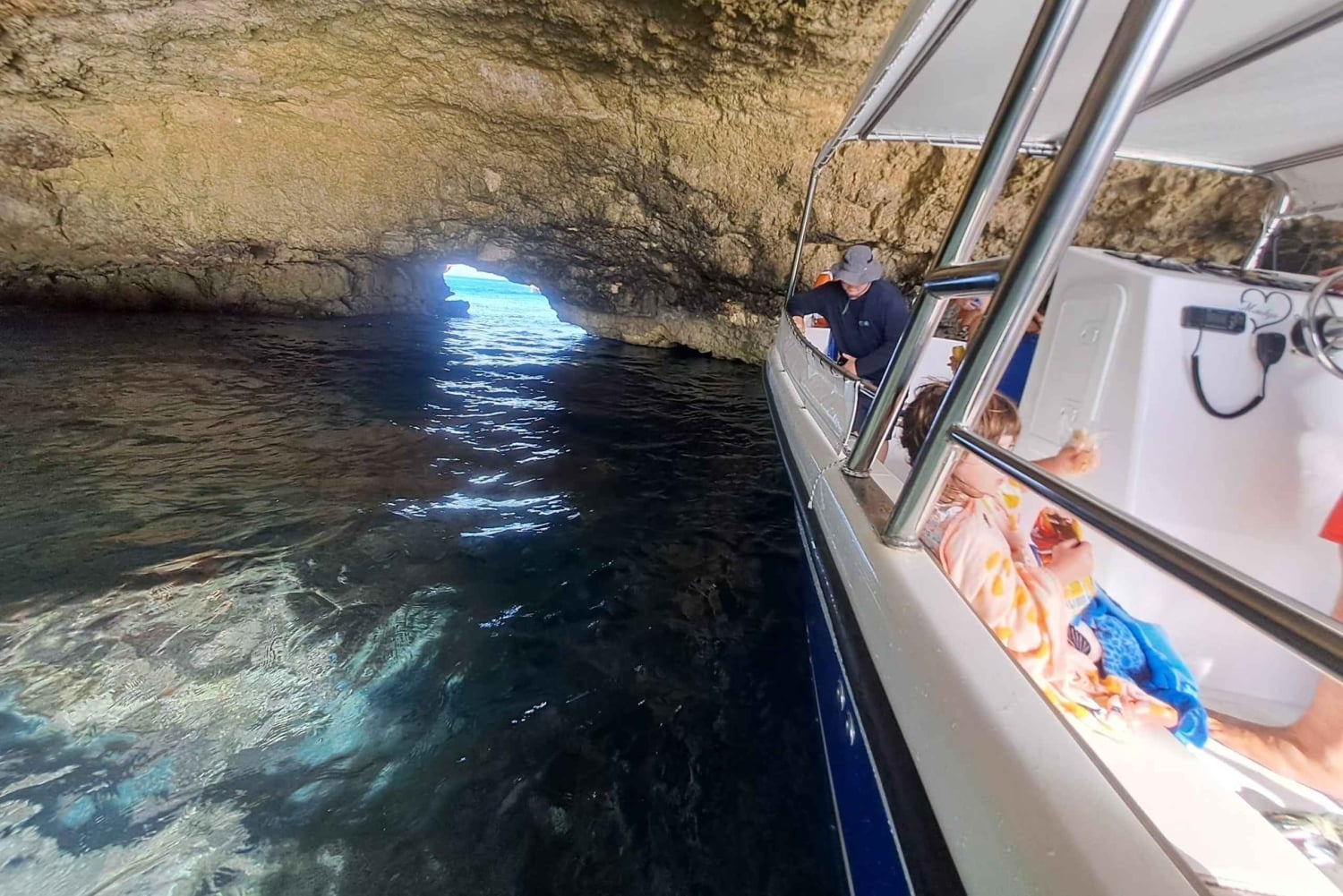 مالطا: الساحل الشمالي والبحيرة الزرقاء وجولة القارب في كومينو