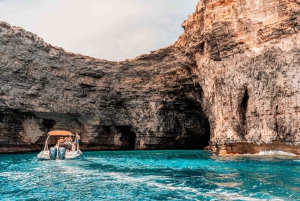 قارب خاص في مالطا: البحيرة الزرقاء، كومينو وكهوف البحر