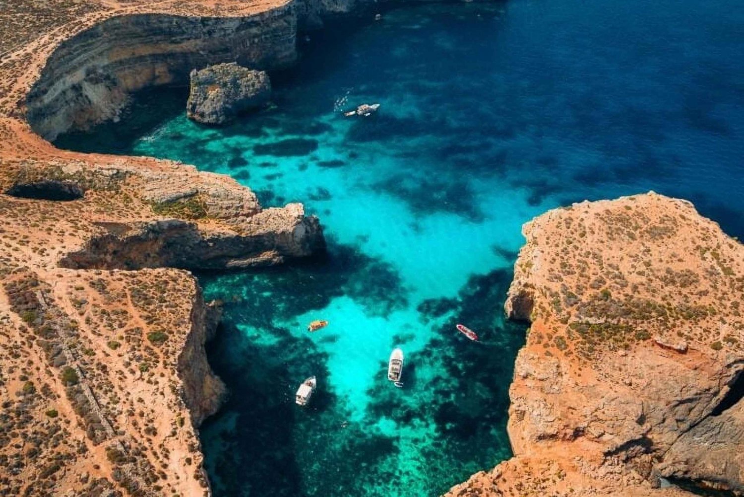 Malta: Private Boat Trip to Comino, Blue Lagoon & Gozo