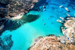 Malta: Private Boat Trip to Comino, Blue Lagoon & Gozo