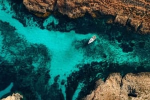 Malta: Private Boat Trip to Comino, Blue Lagoon & Gozo