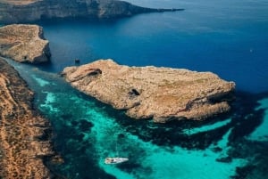 Malta: Private Boat Trip to Comino, Blue Lagoon & Gozo