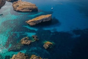 Malta: Private Boat Trip to Comino, Blue Lagoon & Gozo