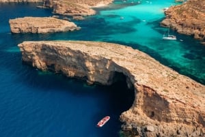 Malta: Private Boat Trip to Comino, Blue Lagoon & Gozo