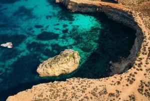 Malta: Private Boat Trip to Comino, Blue Lagoon & Gozo