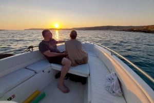 Malta: Private Boat Trip to Comino, Blue Lagoon & Gozo