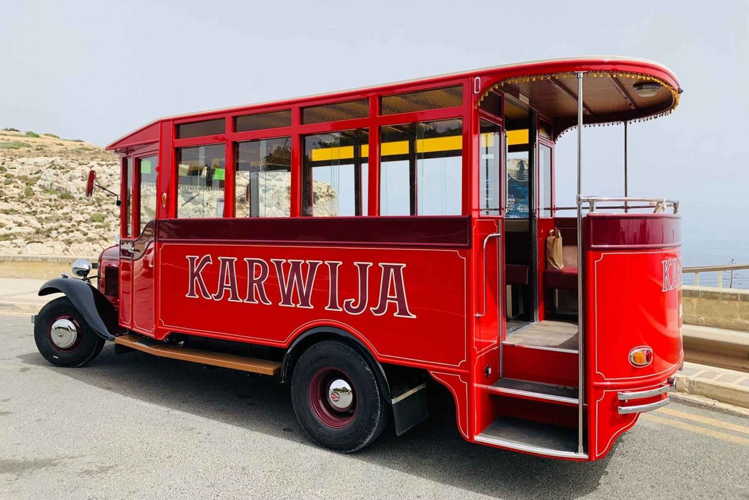 Malta: Private Chauffeur-Driven Vintage Bus