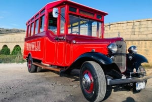 Malta: Privat chaufførdrevet veteranbus