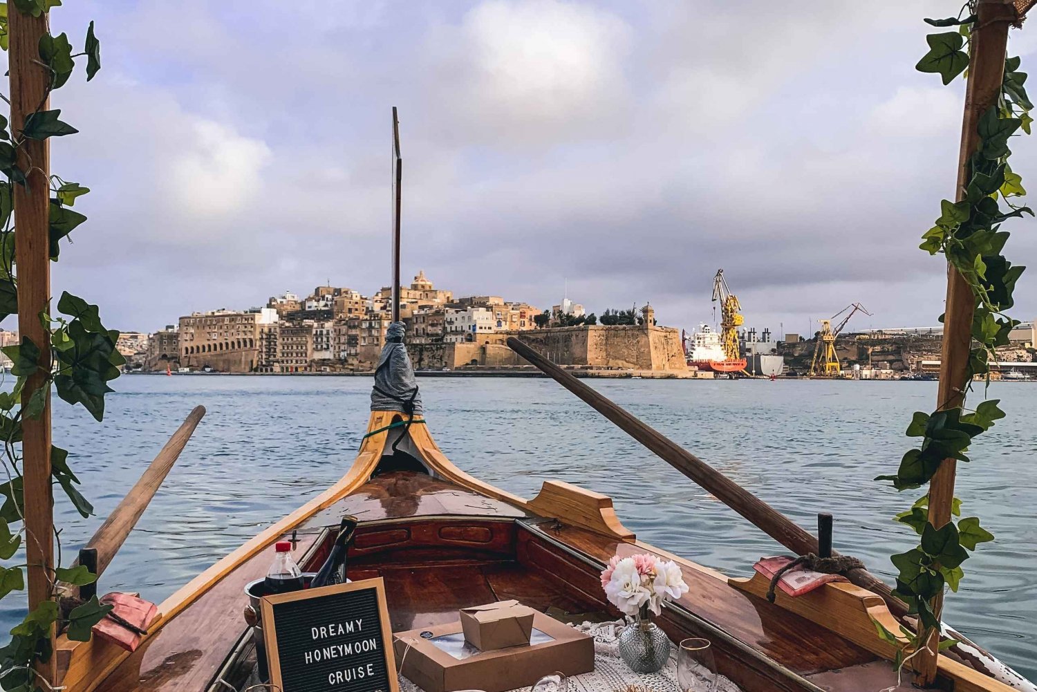 Malta: Private Picnic Cruise around Valletta & 3 Cities