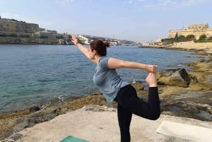 Malta: Lezione privata di yoga vicino al mare