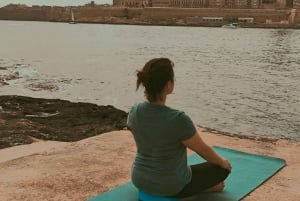 Malta: Lezione privata di yoga vicino al mare