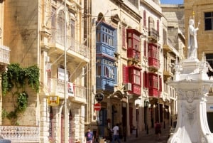 Malta: Vintage Bus Ride through the Three Cities