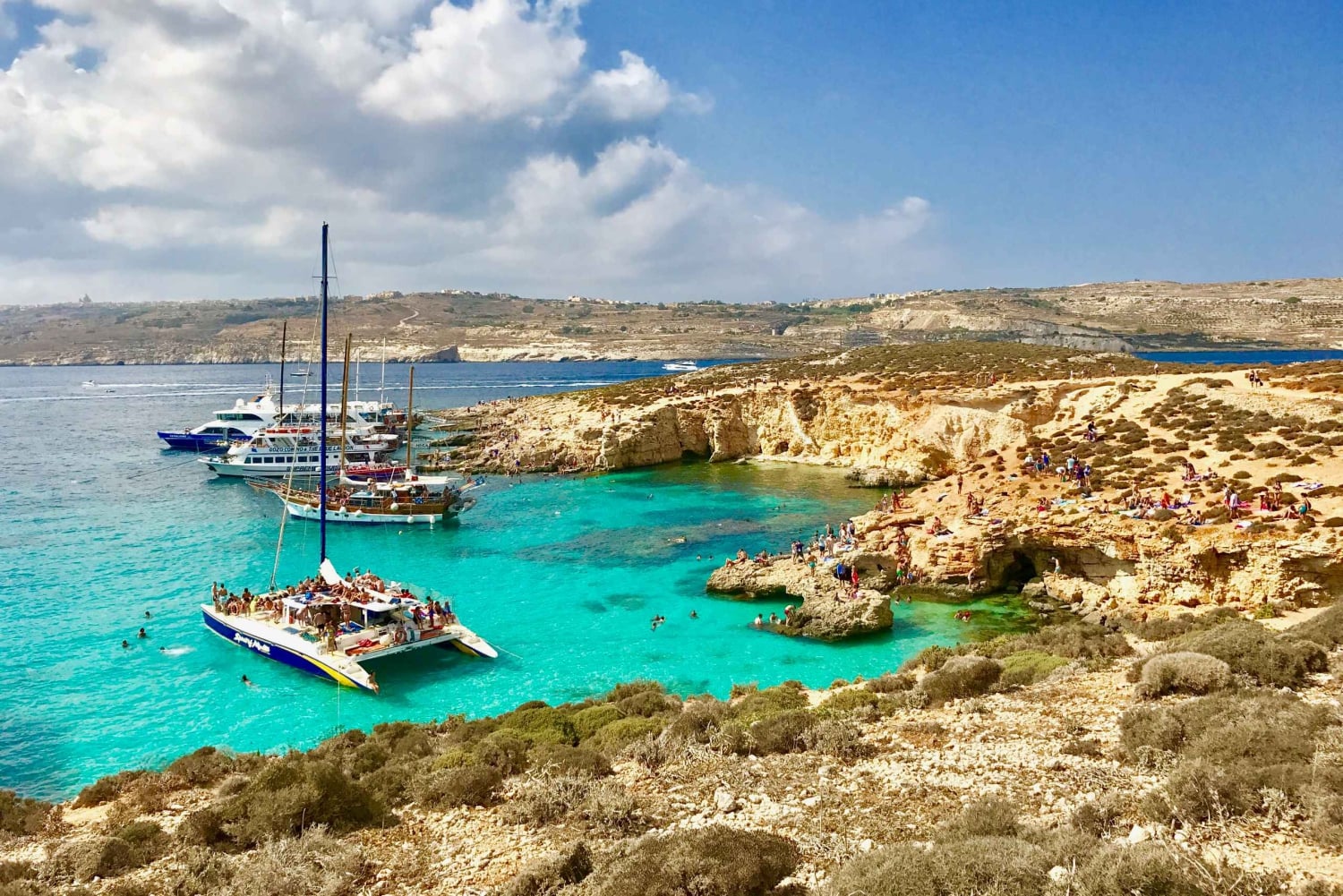 Private Boat Tour Experience with Blue Lagoon and Comino