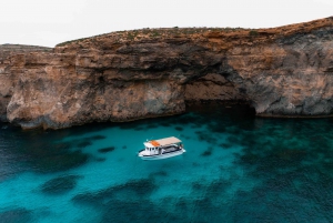 Private Boat Tour Experience with Blue Lagoon and Comino