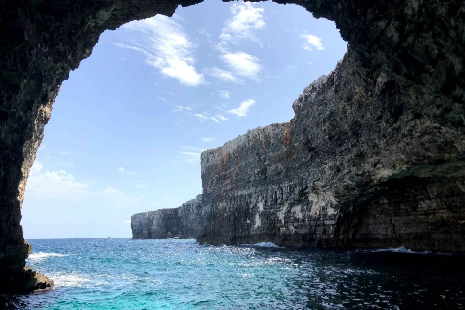 Gozo: Passeio de 20 minutos em caverna e parada na Lagoa Azul