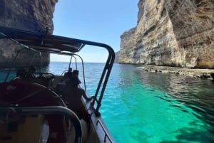 Gozo: Tour delle grotte di 20 minuti e sosta alla Laguna Blu