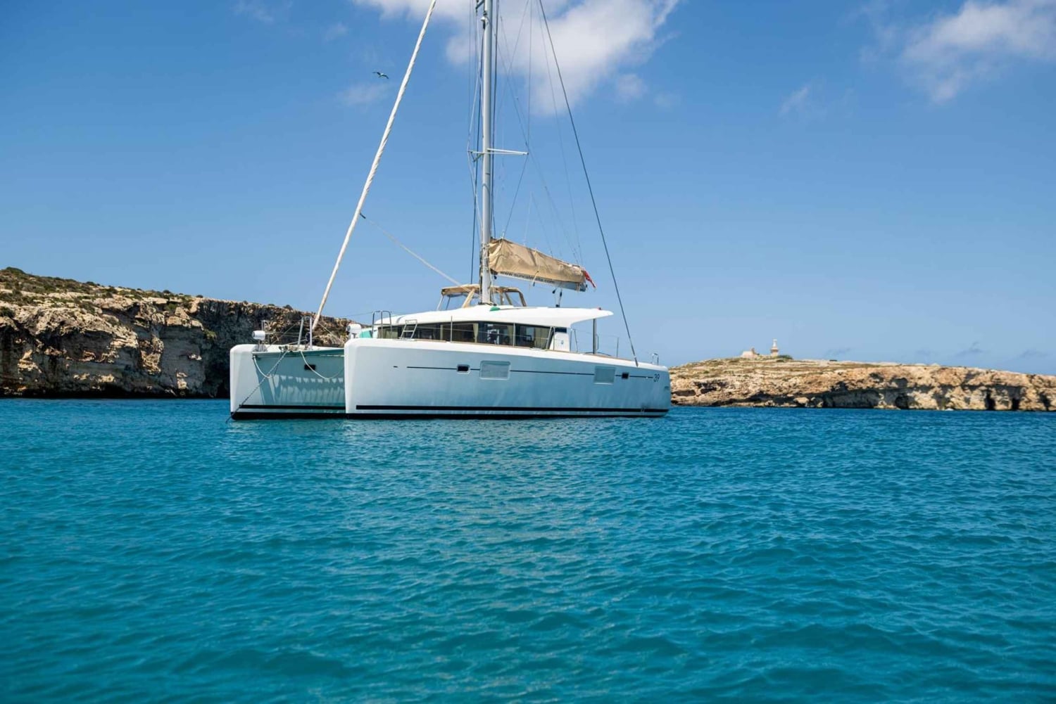 Zeil de nacht in met elegantie