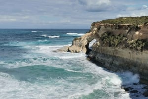 Saint Paul's Bay: Hiking Tour with Local Products Picnic