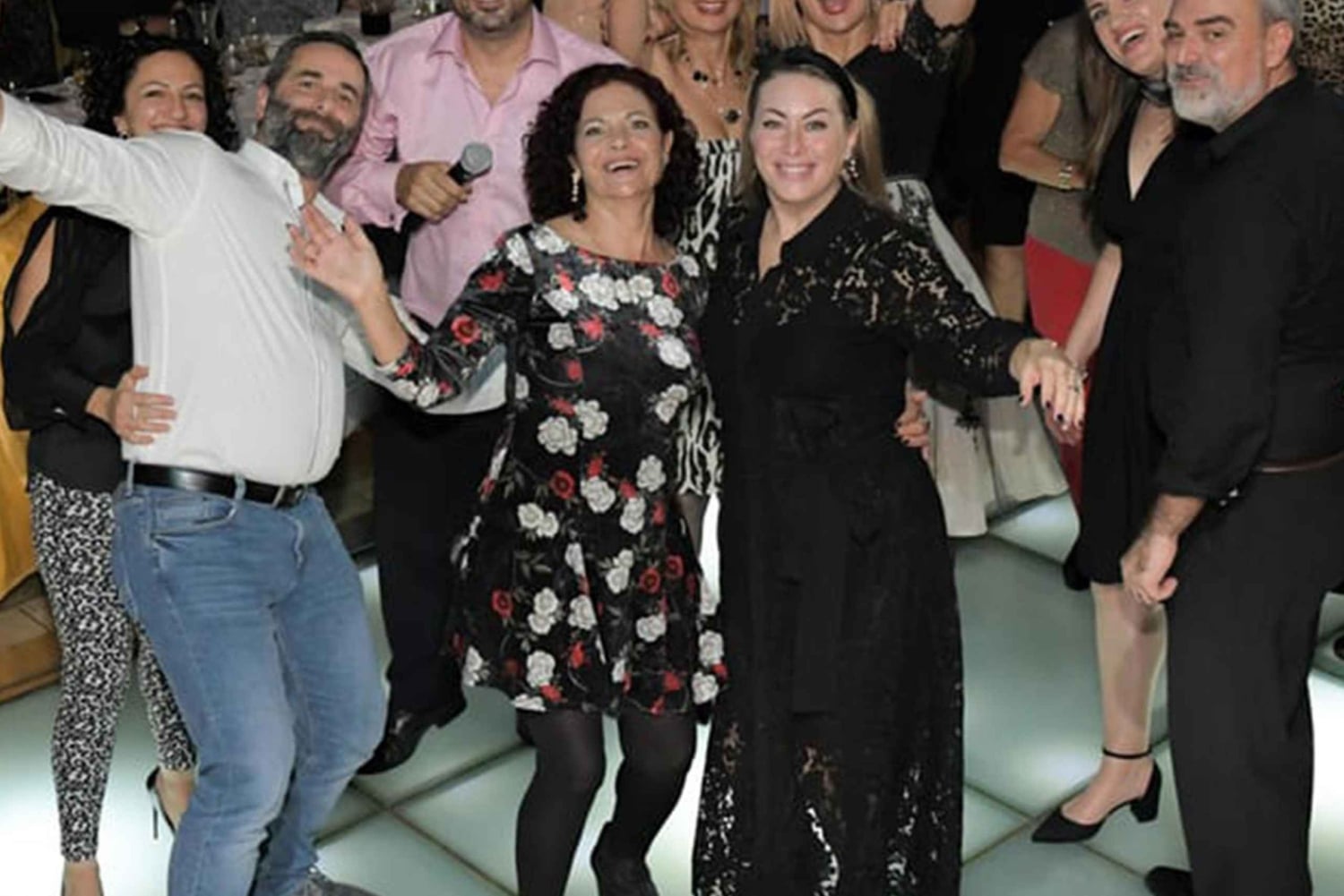 SATURGROOVE på Ta' Marija - maltesisk middagsdiskooplevelse!