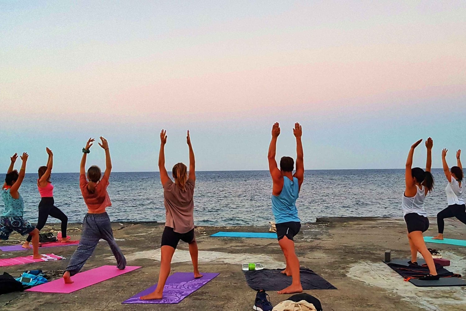 سليما: صف يوغا الشاطئ