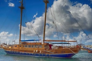 Sliema: Fernandes Gozo and Comino Cruise with Lunch & Drinks
