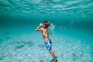 Aventura de mergulho com snorkel na Lagoa Azul de Comino