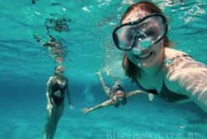 Aventura de snorkel en la Laguna Azul de Comino