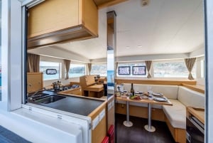 St. Paul's Bay: Half-Day Scenic Catamaran Tour with Drinks