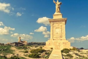 Malta: Guided Kayak Tour with Free Photos Included
