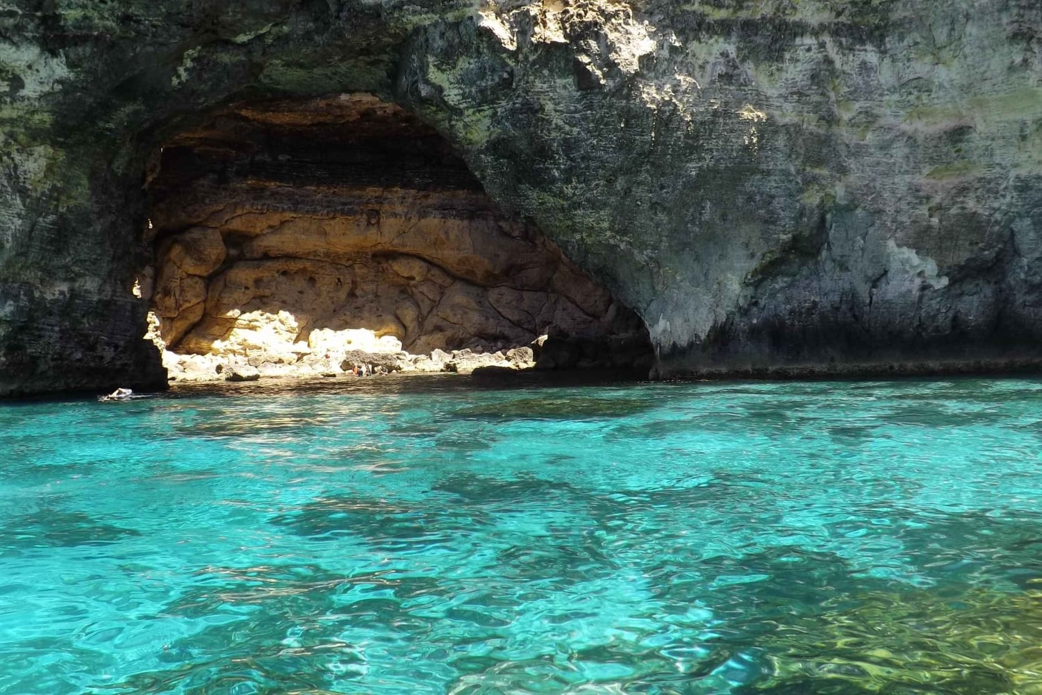 Zachód słońca: Błękitna Laguna, Kryształowa Laguna, prywatna łódź motorowa na Malcie