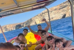 Zachód słońca: Błękitna Laguna, Kryształowa Laguna, prywatna łódź motorowa na Malcie