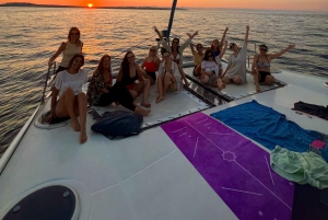 Sunset Sailing Yoga Experience