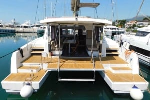 Ta' Xbiex: Rolig katamaranferie i solnedgangen