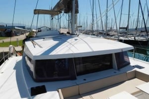 Ta' Xbiex: Rolig katamaranferie i solnedgangen