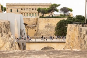 Aventura em família em Valletta: Caminhada histórica e divertida