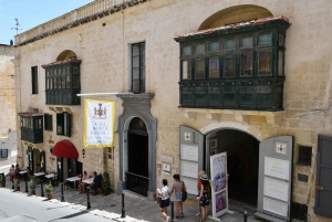 Avventura in famiglia a La Valletta: Passeggiata storica e divertente