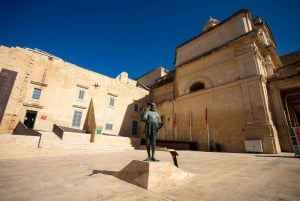 Valletta Love Walk: Valletta: Gardens & Historic Streets